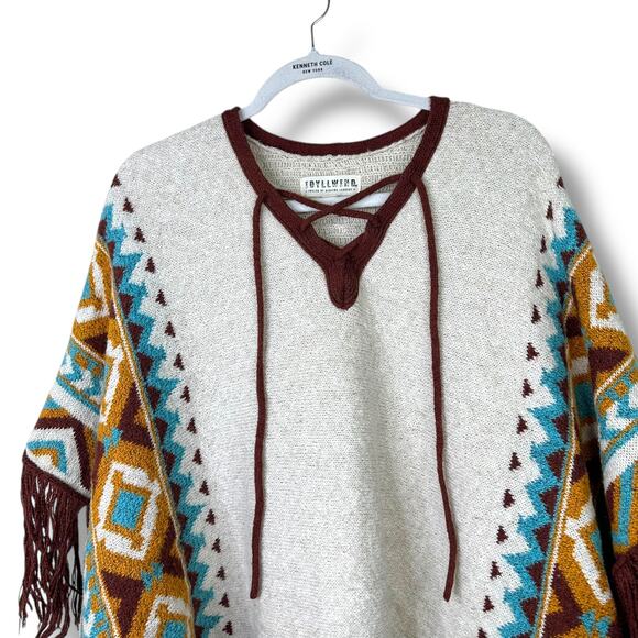 Idyllwind Miranda Lambert Southwestern Oatmeal Aztec Fringe Bootcut Knit Poncho - Picture 4 of 7